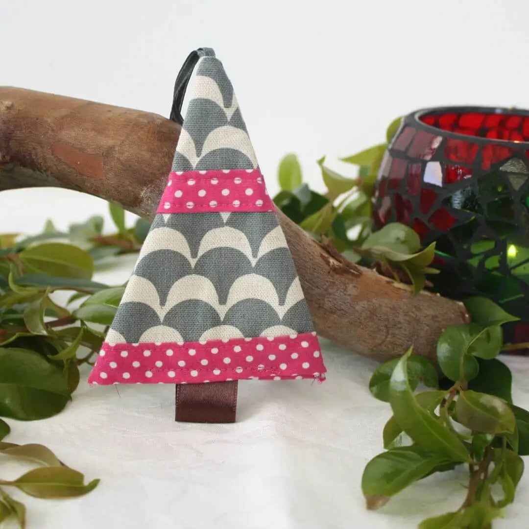 Christmas Tree Decorations - Modern Tree