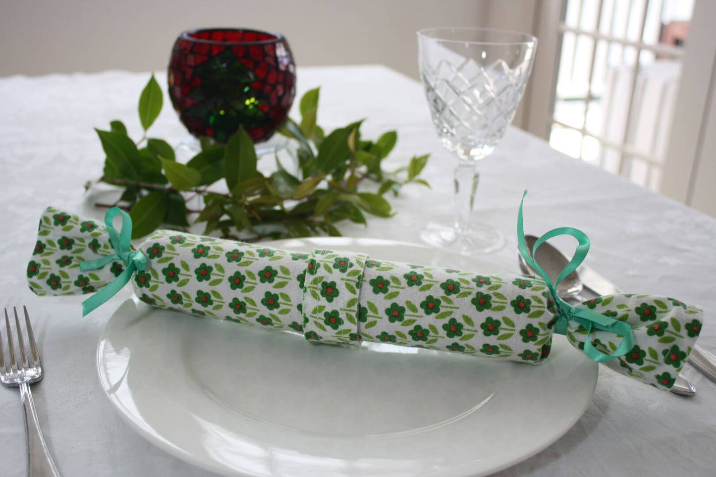 Set of 4 : Re-useable Christmas Crackers (in design of your choice)
